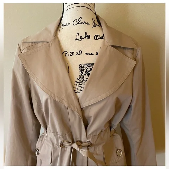 MICHAEL Michael Kors Raincoat Size Medium - Picture 9 of 9